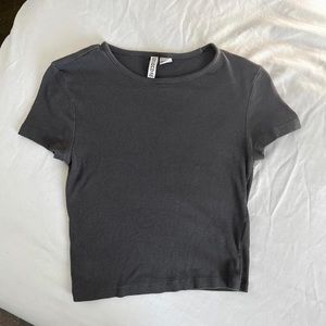 h&m divided dark grey basics baby tee